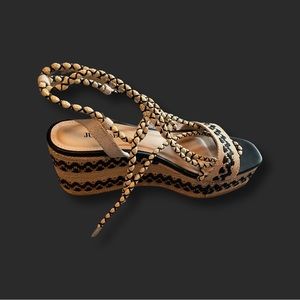 Just Fab ankle wedges size 9.5 Color black and natural